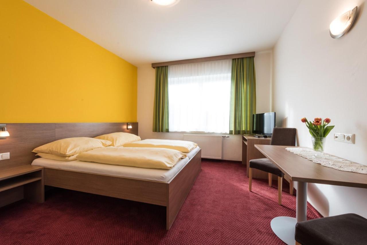 Gasthof Pension Auzinger Meggenhofen エクステリア 写真